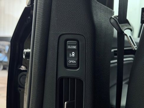 Used 2025 Honda Odyssey Touring image 30
