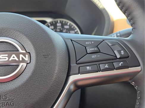 Used 2025 Nissan Sentra SV w/ SV Premium Package FWD image 32
