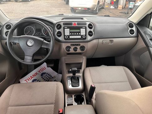 Used 2009 Volkswagen Tiguan S FWD image 11
