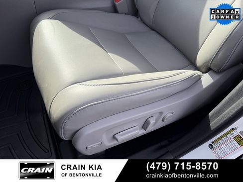Used 2017 Toyota Highlander XLE image 25