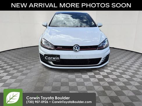 Used 2017 Volkswagen GTI SE FWD image 2