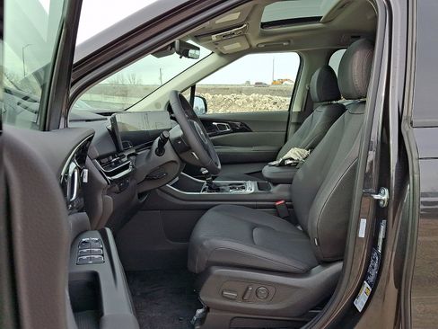 New 2026 Kia Carnival SX image 9