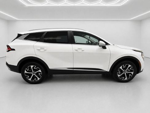 Used 2023 Kia Sportage EX AWD/4WD image 2