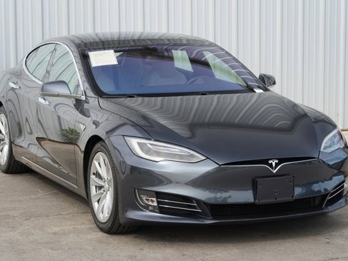 Used 2016 Tesla Model S 90D image 50