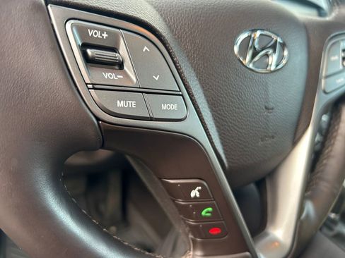 Used 2018 Hyundai Santa Fe Limited image 17