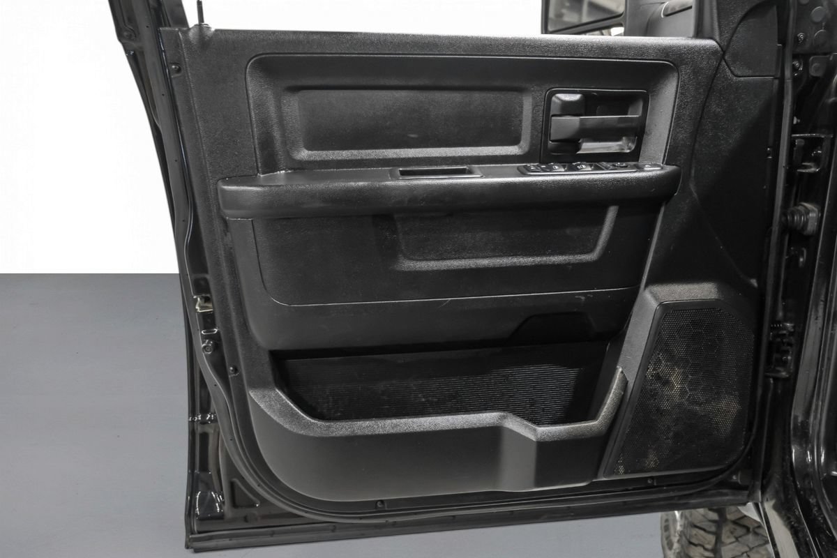 Used 2023 RAM 3500 Tradesman w/ Chrome Appearance Group AWD/4WD image 42