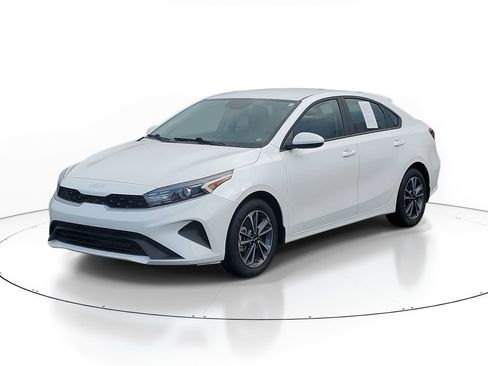 Certified 2024 Kia Forte LXS image 2