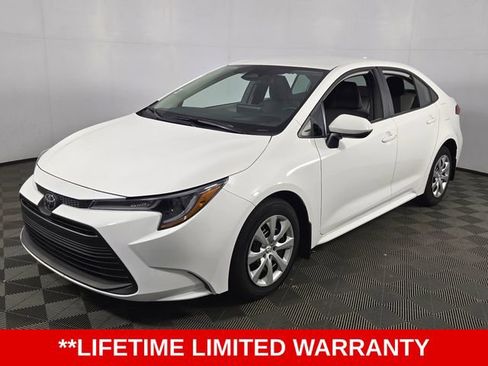 Used 2026 Toyota Corolla LE image 3