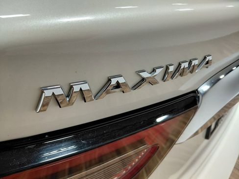 Used 2021 Nissan Maxima Platinum image 16