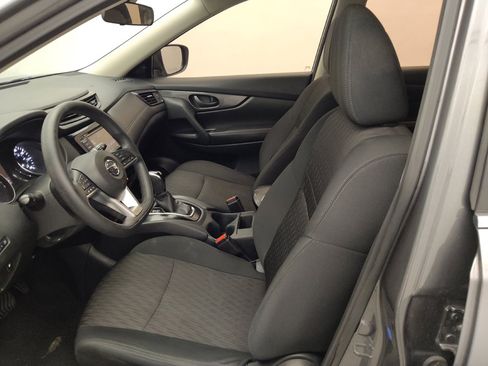Used 2020 Nissan Rogue S FWD image 17