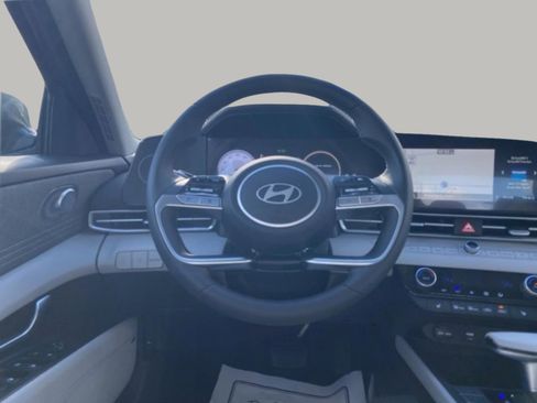 New 2026 Hyundai Elantra Limited FWD image 19