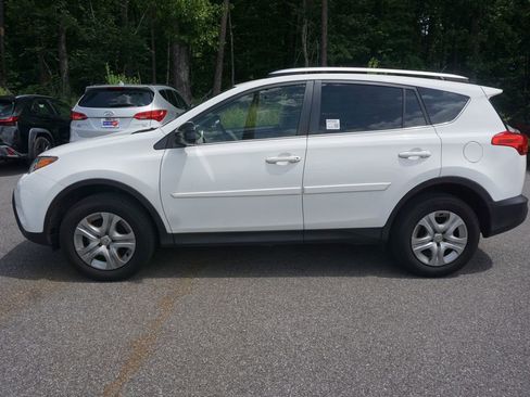 Used 2014 Toyota RAV4 LE FWD image 16