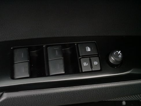 Used 2025 Toyota Camry XSE image 19