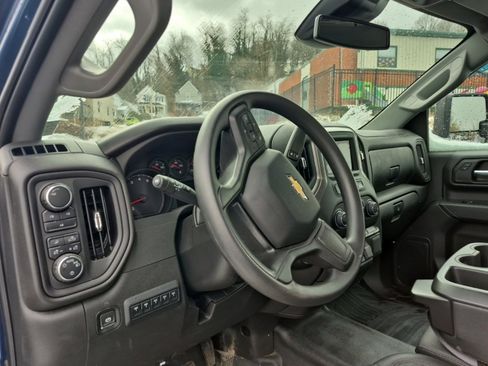 Used 2025 Chevrolet Silverado 3500 W/T image 10