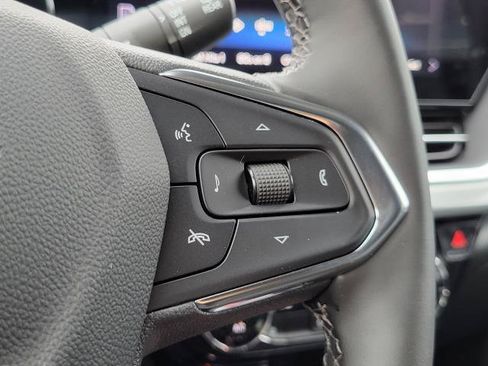 New 2026 Chevrolet Trax LT w/ Midnight Edition FWD image 17