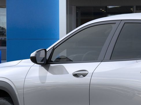New 2026 Chevrolet Trax LS w/ LS Convenience Package FWD image 36