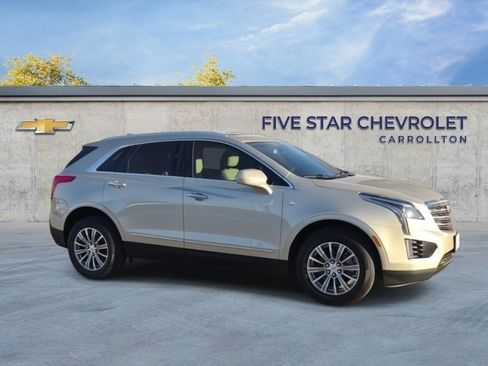 Used 2017 Cadillac XT5 Luxury image 2