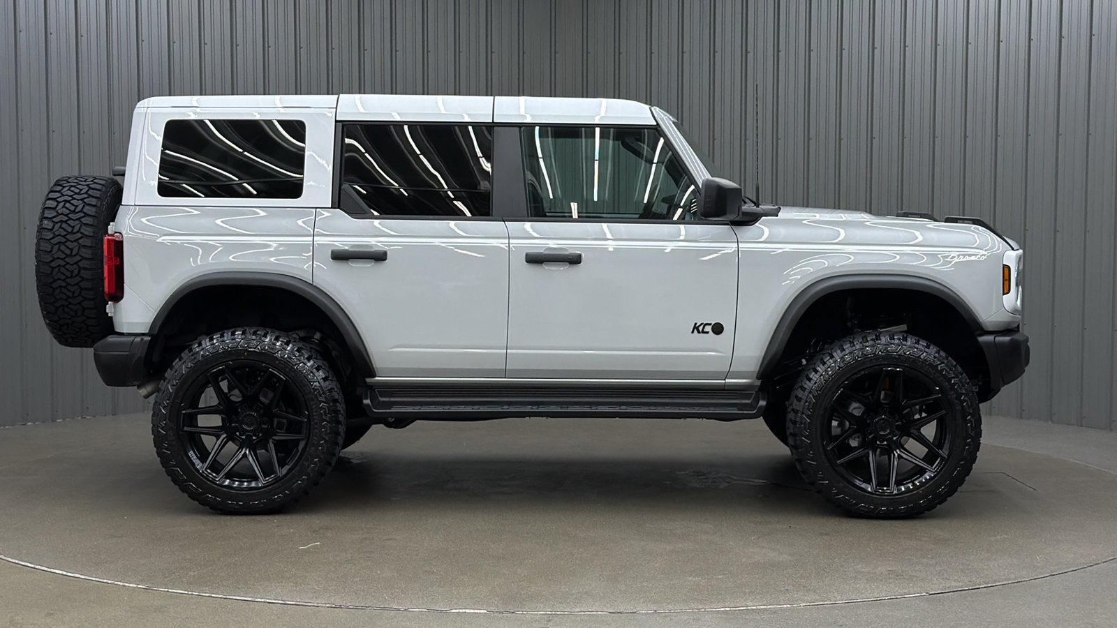 Used 2026 Ford Bronco Heritage Edition AWD/4WD image 6