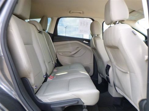 Used 2017 Ford Escape SE w/ SE Cold Weather Package AWD/4WD image 7