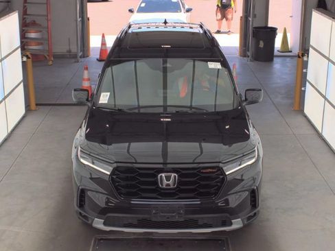 Used 2024 Honda Pilot TrailSport image 2