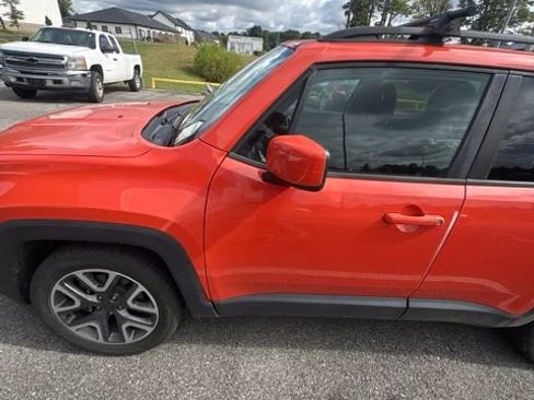Used 2016 Jeep Renegade Latitude FWD image 48