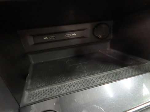 Used 2023 Volkswagen Tiguan SE R-Line image 54