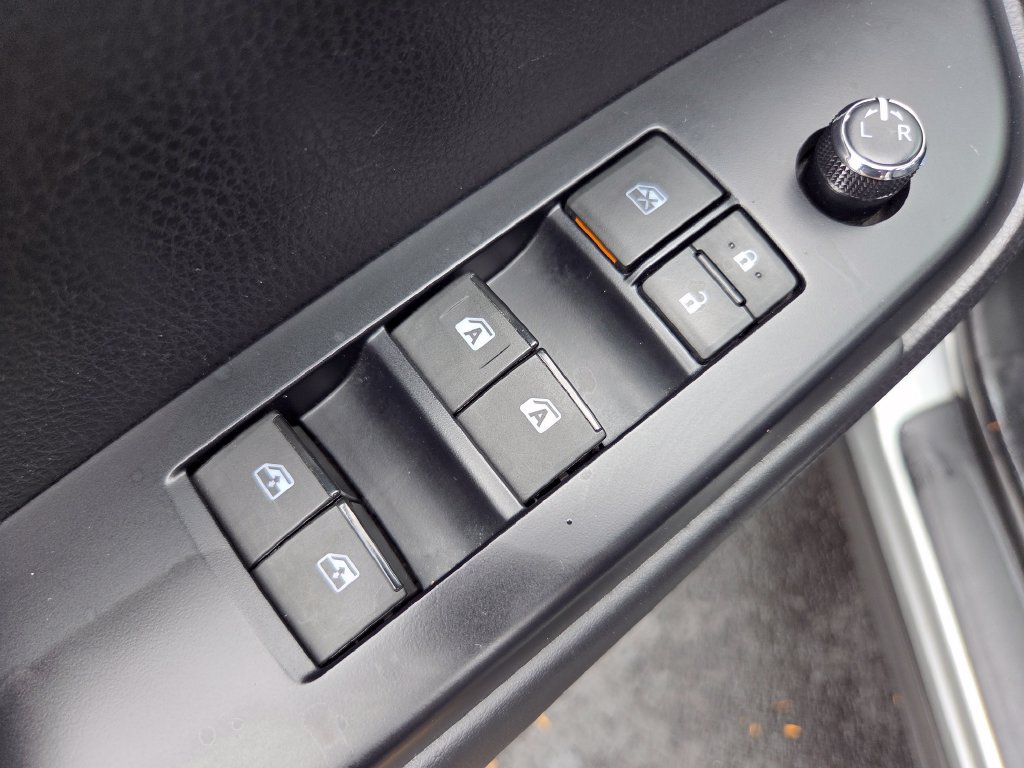 Used 2018 Toyota Highlander XLE AWD/4WD image 34