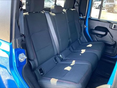 Used 2021 Jeep Gladiator Rubicon AWD/4WD image 26