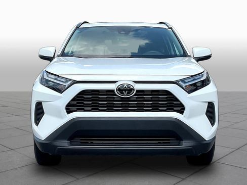 Used 2024 Toyota RAV4 XLE w/ Convenience Package FWD image 4