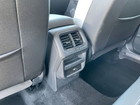 Used 2025 Volkswagen Taos SE image 23