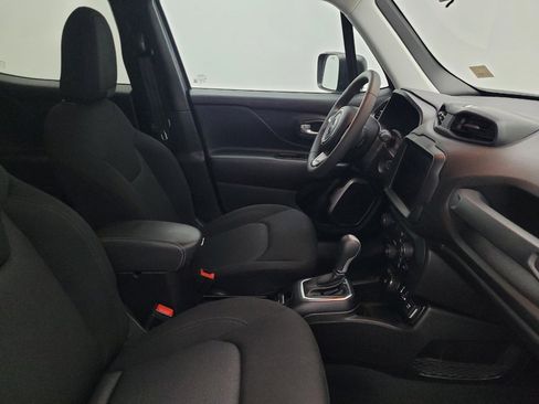 Used 2023 Jeep Renegade Latitude AWD/4WD image 21