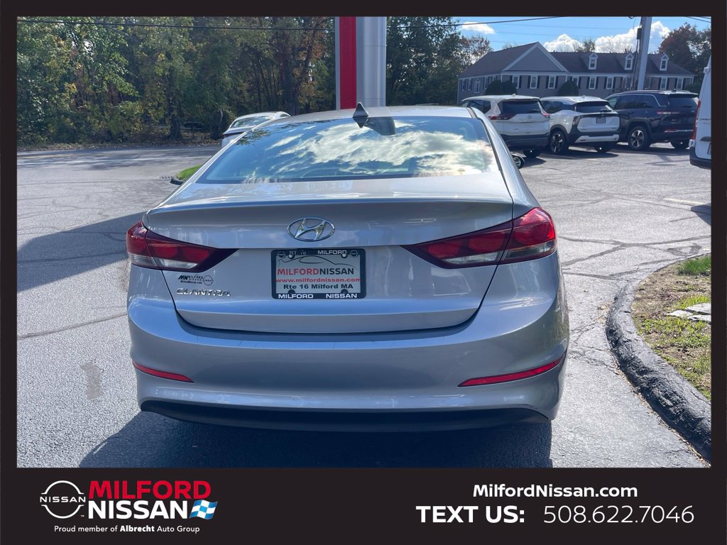Used 2017 Hyundai Elantra SE FWD image 4