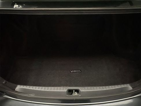 Used 2007 Toyota Yaris Base image 15