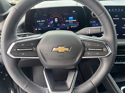 Certified 2025 Chevrolet Traverse LT image 14