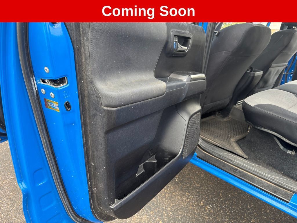 Used 2021 Toyota Tacoma TRD Off-Road w/ Technology Package AWD/4WD image 8