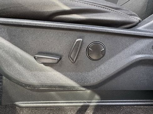 Used 2022 Ford F150 XLT w/ Equipment Group 302A High image 17