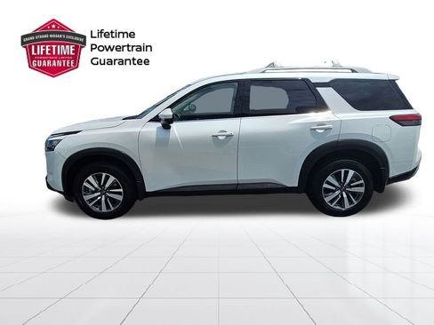 Certified 2025 Nissan Pathfinder SL AWD/4WD image 2
