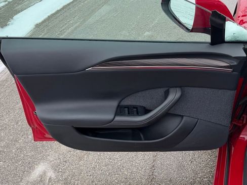 Used 2021 Tesla Model S Plaid image 15