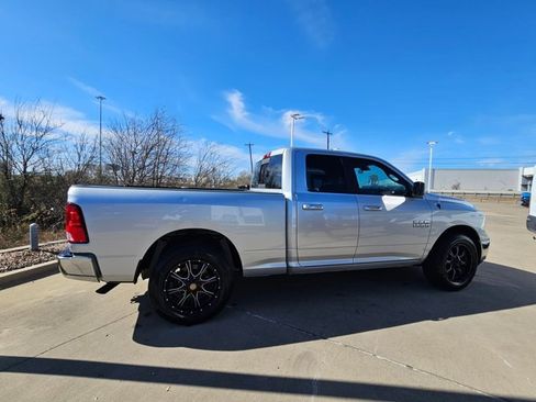 Used 2017 RAM 1500 Classic SLT image 4