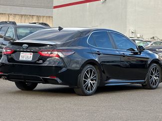 Used 2022 Toyota Camry SE video 2