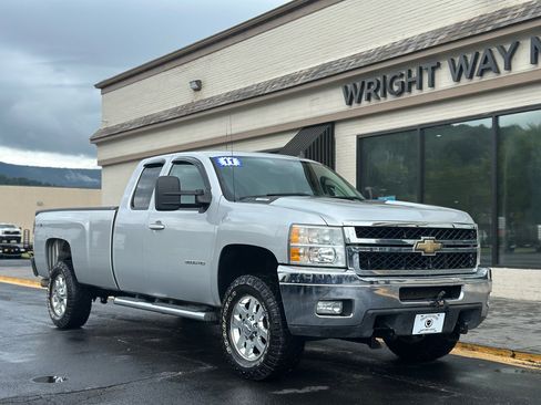 Used 2011 Chevrolet Silverado 3500 LTZ image 1