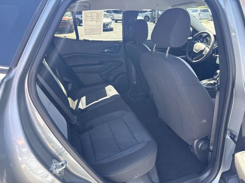Used 2025 Chevrolet Trax LS w/ Driver Confidence Package FWD image 21