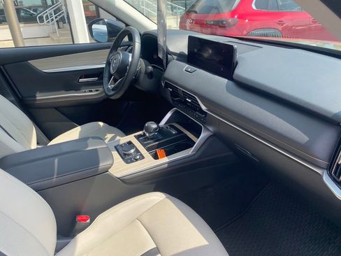 Certified 2025 MAZDA CX-70 Plug-In Hybrid w/ Premium Pkg AWD/4WD image 24