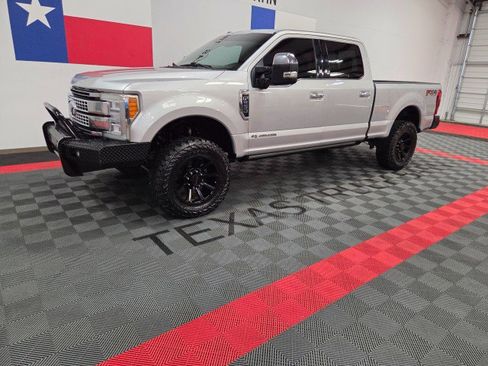 Used 2017 Ford F250 Platinum w/ Platinum Ultimate Package image 2