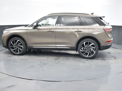 New 2025 Lincoln Corsair Reserve image 2