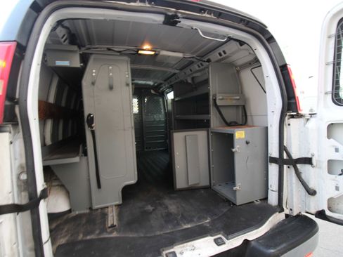 Used 2014 Chevrolet Express 2500 image 13