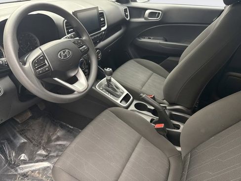 Used 2022 Hyundai Venue SE image 10