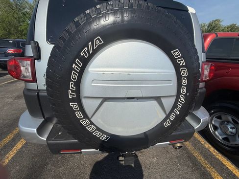 Used 2010 Toyota FJ Cruiser 4WD image 11