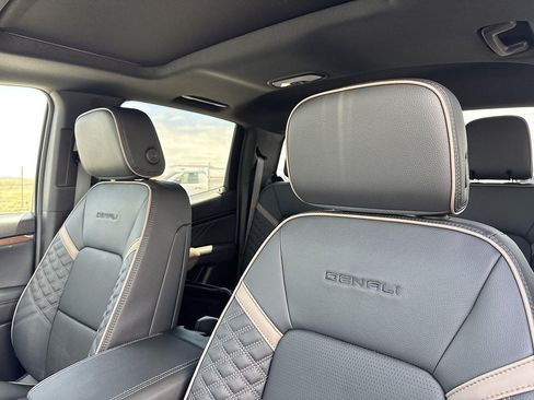 New 2026 GMC Canyon Denali w/ LPO, Denali Black Edition AWD/4WD image 23