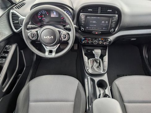 Used 2022 Kia Soul LX image 6